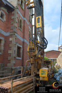 máquina para perforación vertical en calefacción geotérmica por ingeosolar