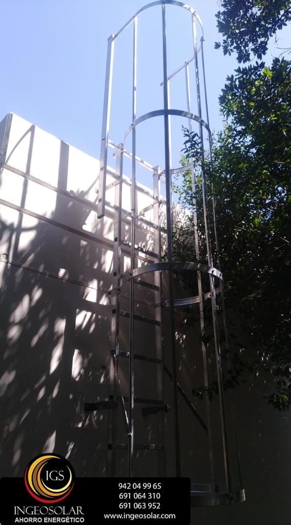 escalera de gato con jaula de proteccion ingeosolar